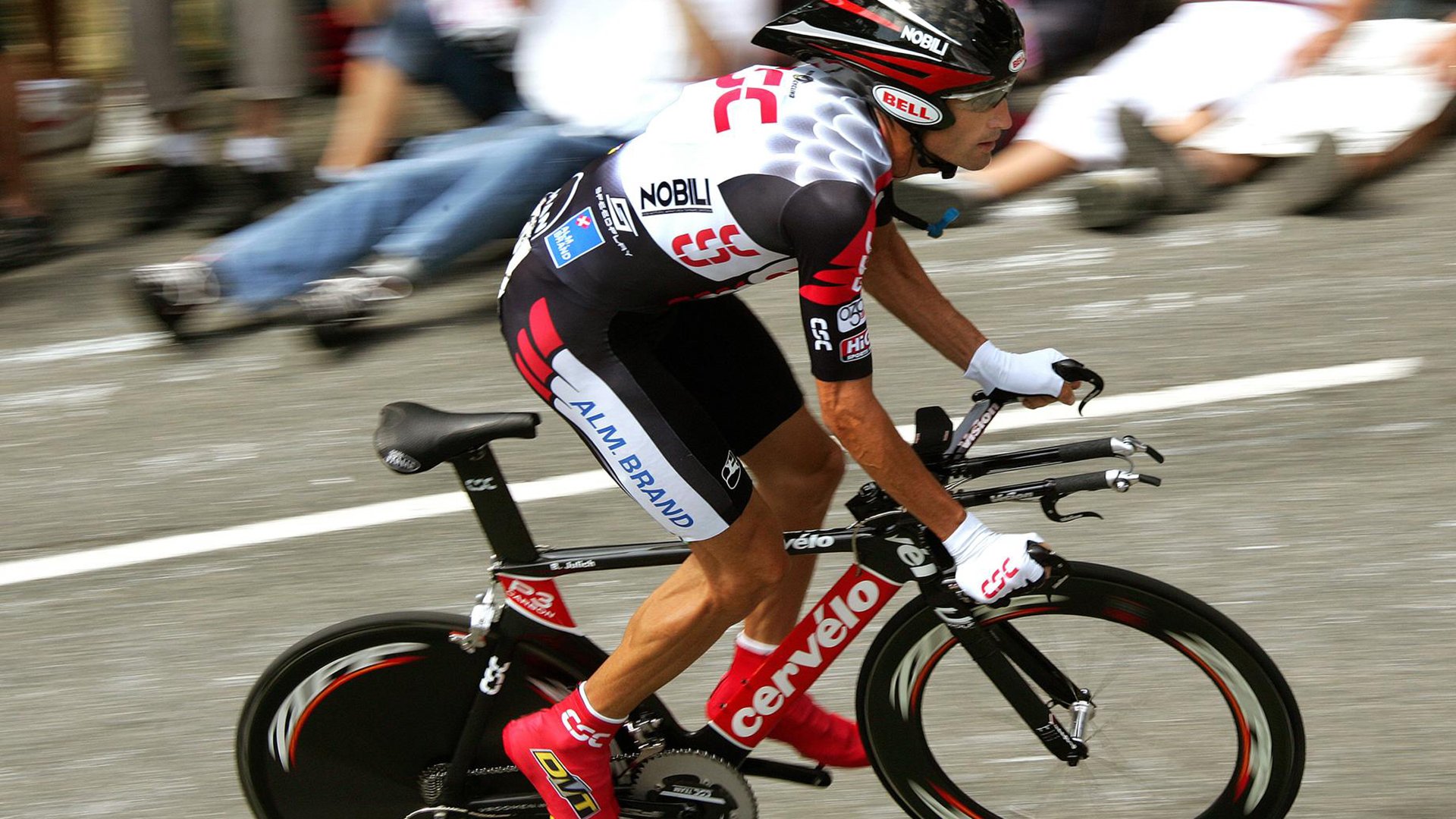 未来发展:F1的商业拓展新方向,f1商业模式